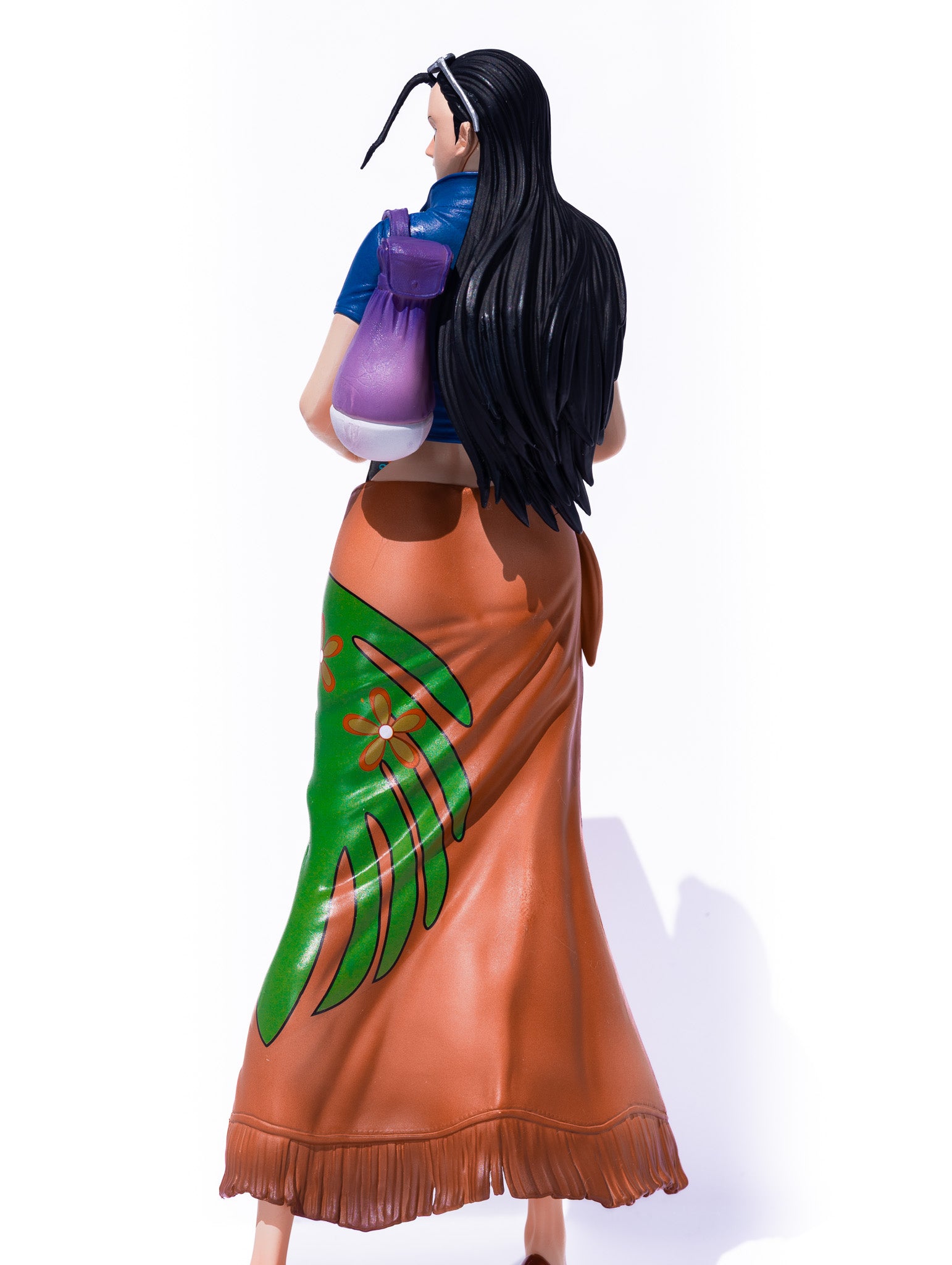 Robin Explorer with Brook Cartel Figure – 29cm